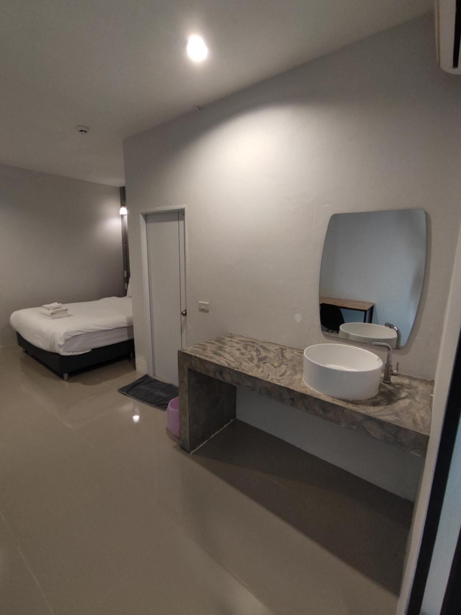 Life Hotel Rong Khun Ban Mai  Exterior foto